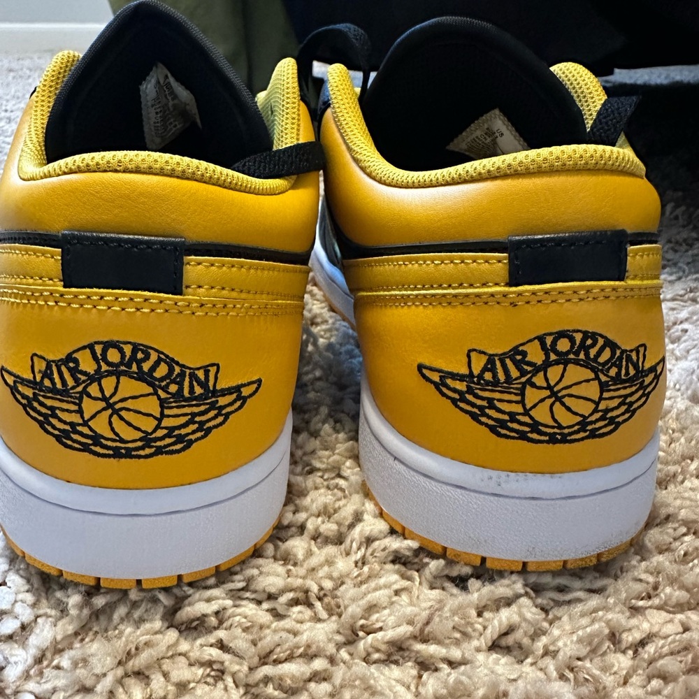 Men’s Air Jordan low tops